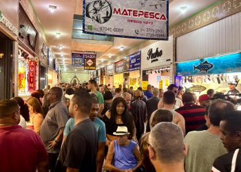 Mercado de São Pedro registra aumento na procura e na demanda por peixes e camarões antes da Sexta-feira Santa