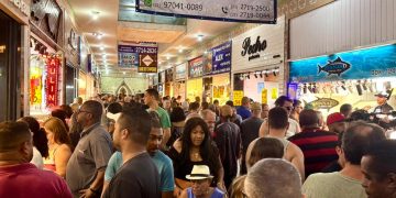 Mercado de São Pedro registra aumento na procura e na demanda por peixes e camarões antes da Sexta-feira Santa