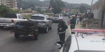 Moradores de São Gonçalo protestam contra falta de água; manifestações bloqueiam RJ-106