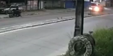 Motociclista de 19 anos morre atropelado por caminhão da Enel em Duque de Caxias