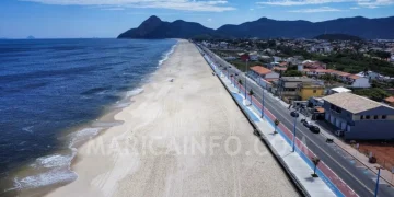 Praia de Itaipuaçu, em Maricá, combina natureza, esporte e revitalização urbana