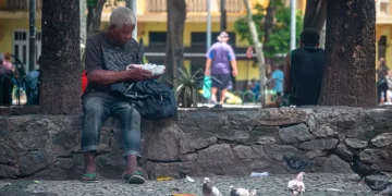 IBGE inicia censo nacional para população em situação de rua no Rio de Janeiro
