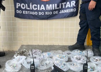 Adolescentes são apreendidos com armas e drogas na comunidade da Vila Ipiranga, Niterói