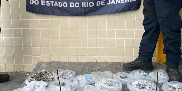 Adolescentes são apreendidos com armas e drogas na comunidade da Vila Ipiranga, Niterói