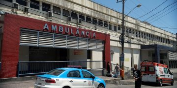 Policial militar é ferido durante tentativa de assalto na Penha; investigação apura o caso