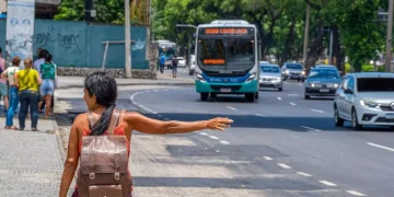 Campanha no transporte público do Rio capacita 18 mil profissionais contra assédio