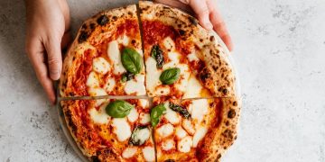 JO&JOE Rio retoma evento “Pizza & Vinho” às quartas-feiras no Cosme Velho