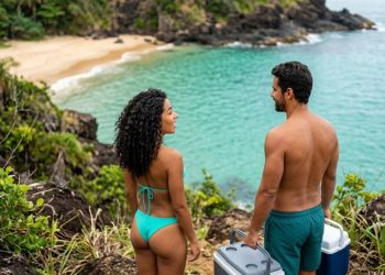 Praia da Sacristia, em Maricá, destaca-se por águas cristalinas e preservação ambiental