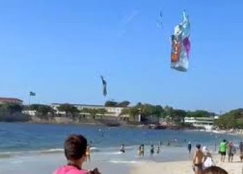 Soltar balões em praias é crime ambiental com risco de prisão e multa