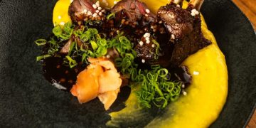 Restaurante Rocco em Ipanema aposta em pratos contemporâneos com inspiração na culinária asiática