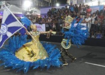 Volta do carnaval em São Gonçalo reúne 14 escolas de samba após mais de dez anos