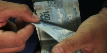 Salário mínimo de 2027 pode chegar a R$ 1.717, conforme projeção do governo