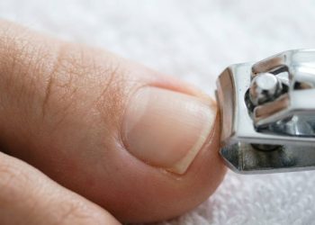 Cuidados essenciais para prevenir complicações nos pés de pessoas com diabetes