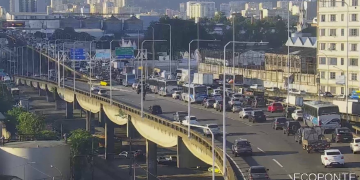 Manifestação de servidores causa transtornos no trânsito na região central do Rio de Janeiro
