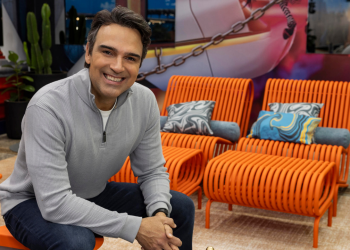 Tadeu Schmidt homenageia irmão Oscar Schmidt na abertura do BBB 26