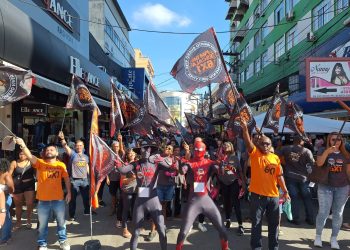 Manifestação em São Gonçalo pede fim da escala 6×1 para garantir mais tempo de lazer e descanso