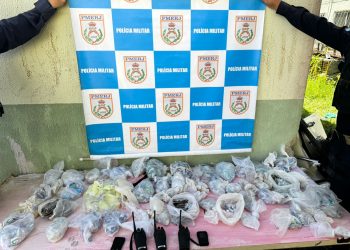 Polícia prende três suspeitos por tráfico na comunidade MCMV, em Maricá