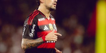 Cirurgia de Arrascaeta, do Flamengo, em Niterói, é considerada um sucesso