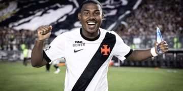 Vasco negocia patrocínio máster com SportingBet após mais de 100 dias sem marca na camisa