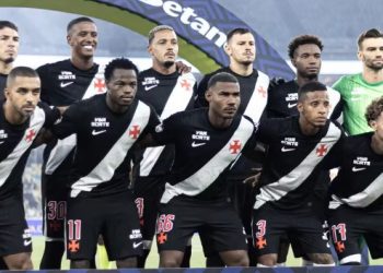 Vasco chega ao Pará para enfrentar o Remo pelo Brasileiro com força máxima e mudanças na equipe