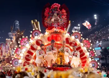 Lançado o edital do Carnaval 2027 com definição da ordem dos desfiles na Marquês de Sapucaí