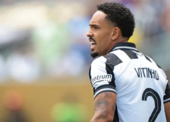 Vitinho destaca confiança e otimismo com novo técnico e recuperação do Botafogo