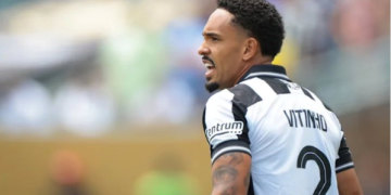 Vitinho destaca confiança e otimismo com novo técnico e recuperação do Botafogo