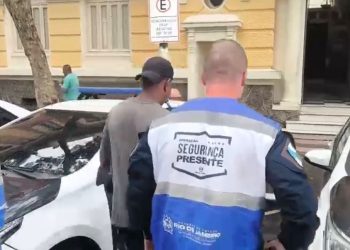 Homem foragido por stalking e ameaças é preso em Niterói durante patrulhamento