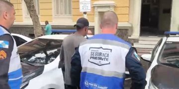 Homem foragido por stalking e ameaças é preso em Niterói durante patrulhamento