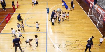 Niterói distribui mais de 11 mil materiais esportivos em escolas municipais