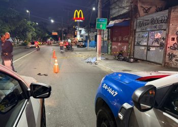 Motociclista morre e passageira fica gravemente ferida em acidente na Alameda São Boaventura, Niterói