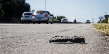 Pedestre morre atropelado na BR-101 em Santa Luzia, São Gonçalo