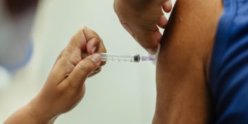 Prefeitura de Maricá promove campanha de vacinação contra a influenza para idosos