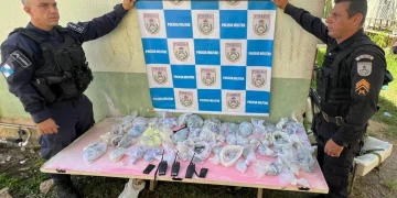 Polícia Militar prende três suspeitos e apreende drogas em operação no Minha Casa Minha Vida, em Maricá