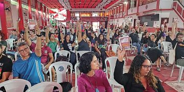 Professores do Rio param por 24 horas por recomposição salarial e cumprimento de acordos