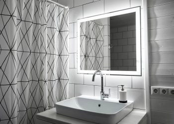 Dicas para evitar mofo e mau cheiro na cortina de banheiro de PVC