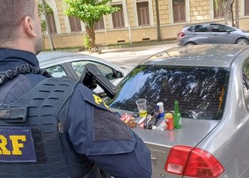 PRF flagra motorista alcoolizado, com CNH vencida, na Ponte Rio-Niterói