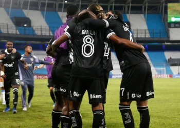 Botafogo conquista vitória dramática sobre o Racing nos acréscimos na Sul-Americana