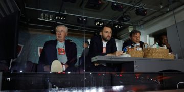 Ancelotti assiste Flamengo no Maracanã antes de definir convocação para a Copa de 2026