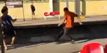 Homem agride passageira e é agredido por usuários em estação do Maracanã