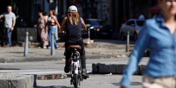 Rio de Janeiro regula circulação de veículos elétricos e enfrenta resistência judicial