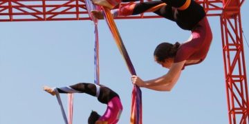 Exposição no Parque da Cidade revela novas perspectivas do tecido acrobático em Niterói
