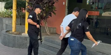 Homem é preso após descumprir medidas protetivas e perseguir ex-companheira em Maricá