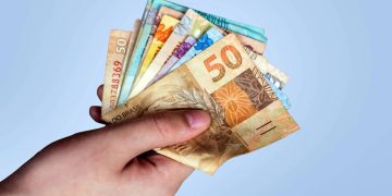 Cobranças indevidas podem gerar devolução em dobro, conforme lei, e direitos do consumidor