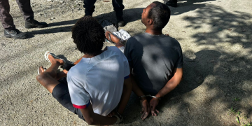 Homens são presos com arma, drogas e munições em operação na Avenida Ewerton Xavier