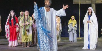 Encenação de Jesus em Maricá atrai público e emociona na Orla do Parque Nanci