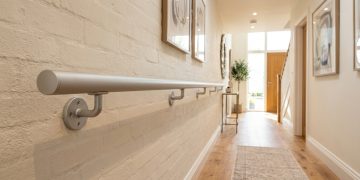 Custos e detalhes da instalação de corrimãos de alumínio fosco em residências de Niterói