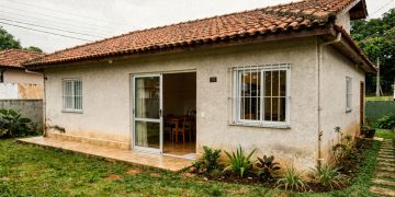 Marquises e posicionamento de janelas reduzem uso de ar-condicionado e otimizam conforto térmico