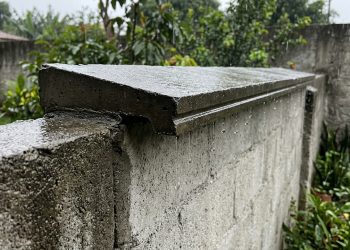 Pingadeira de muro protege fachadas das chuvas, prolongando durabilidade e reduzindo infiltrações