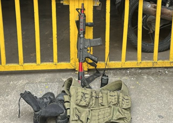 Quatro suspeitos são detidos após troca de tiros durante perseguição na Região Metropolitana de Niterói